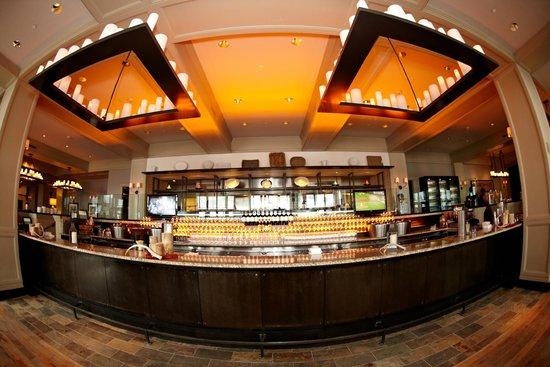 8100 Mountainside Bar & Grill