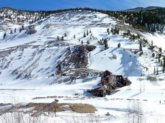 Monarch Snowmobile Tours
