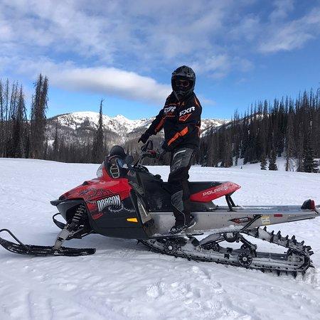 Wolfcreek Snowmobile Tours